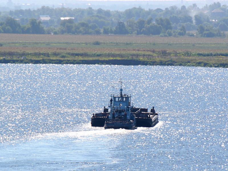 BargeOnMoscowRiver